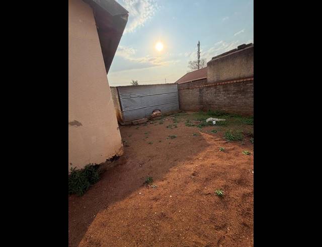 3 BEDROOM HOUSE FOR SALE IN PROTEA GLEN EXT
